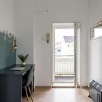 70m2 - 3 Bedrooms - Balcony - Near Uni - Netflix *