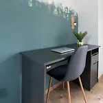 70m2 - 3 Bedrooms - Balcony - Near Uni - Netflix *