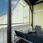 70m2 - 3 Bedrooms - Balcony - Near Uni - Netflix *