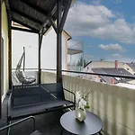 70m2 - 3 Bedrooms - Balcony - Near Uni - Netflix