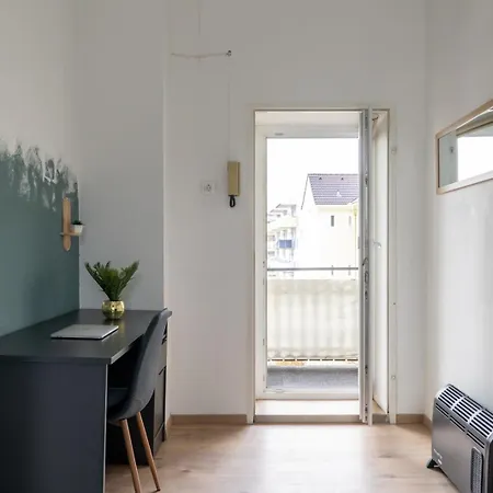 70m2 - 3 Bedrooms - Balcony - Near Uni - Netflix *
