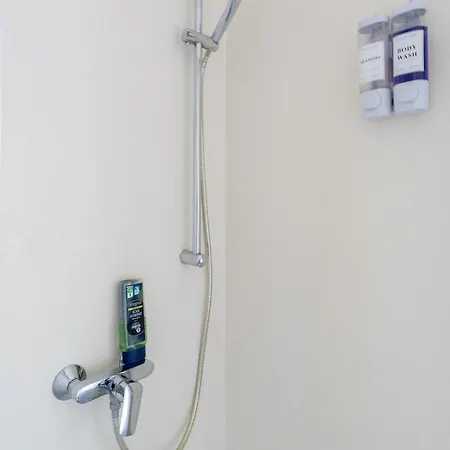 شقة 70m2 - 3 Bedrooms - Balcony - Near Uni - Netflix *