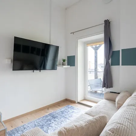 70m2 - 3 Bedrooms - Balcony - Near Uni - Netflix شقة لوبن