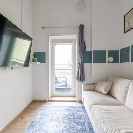 شقة 70m2 - 3 Bedrooms - Balcony - Near Uni - Netflix *