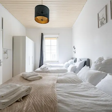 70m2 - 3 Bedrooms - Balcony - Near Uni - Netflix * لوبن