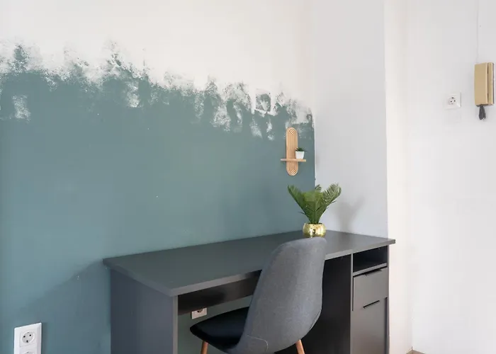 70m2 - 3 Bedrooms - Balcony - Near Uni - Netflix