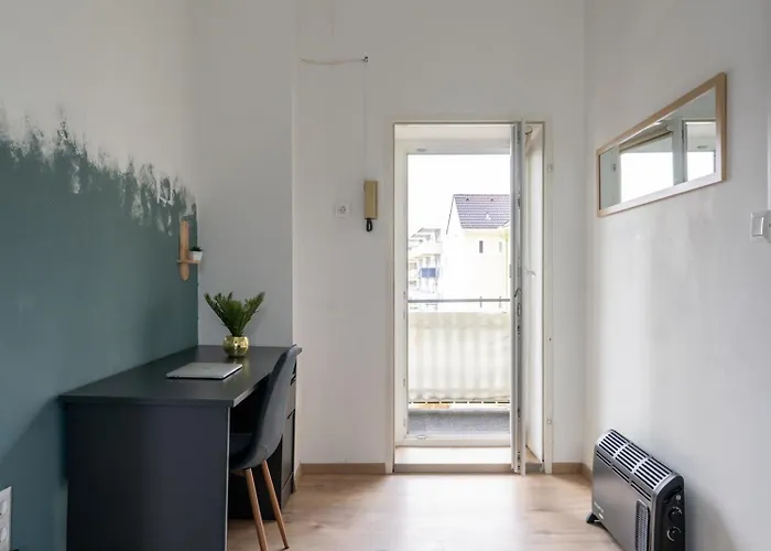 70m2 - 3 Bedrooms - Balcony - Near Uni - Netflix *