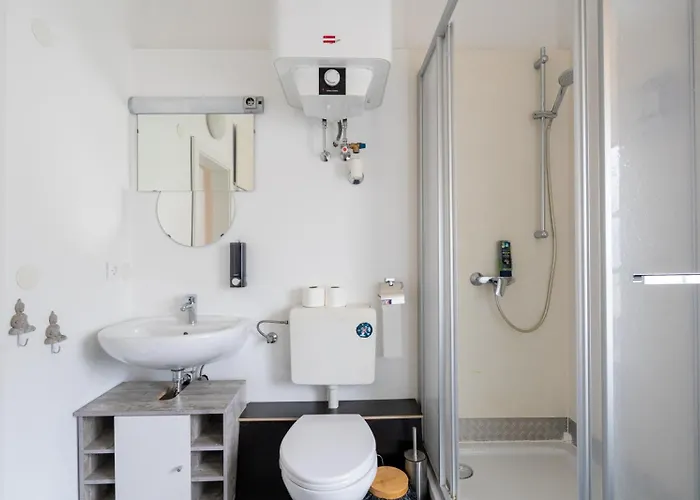 70m2 - 3 Bedrooms - Balcony - Near Uni - Netflix *