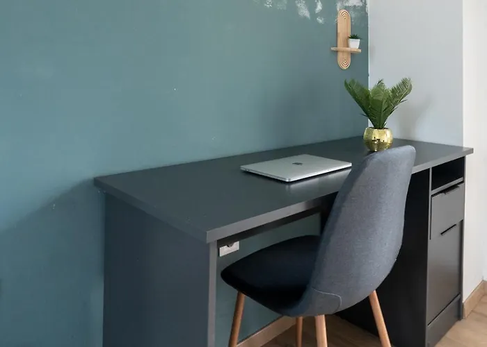 70m2 - 3 Bedrooms - Balcony - Near Uni - Netflix *