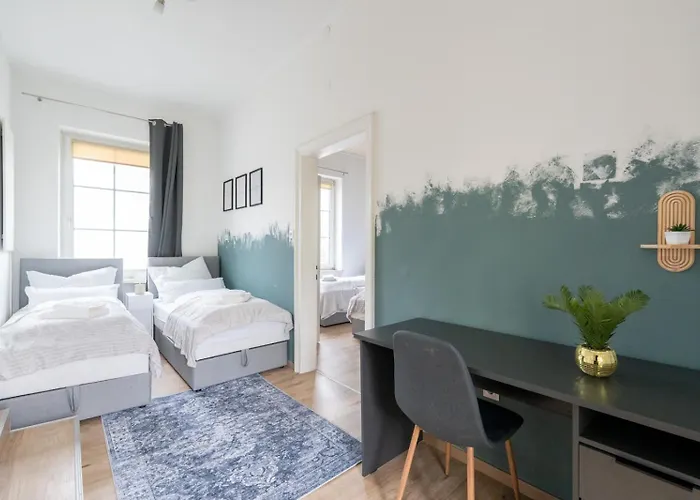 70m2 - 3 Bedrooms - Balcony - Near Uni - Netflix *