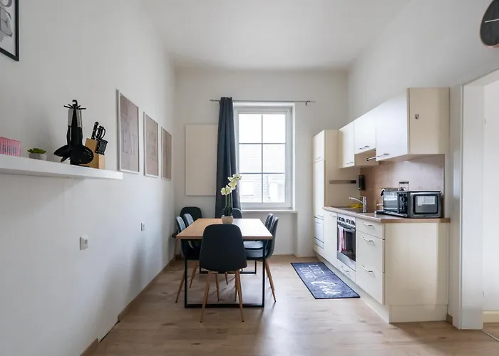 דירה 70m2 - 3 Bedrooms - Balcony - Near Uni - Netflix