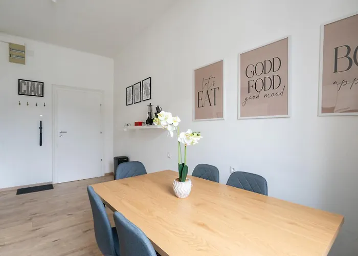 דירה 70m2 - 3 Bedrooms - Balcony - Near Uni - Netflix *