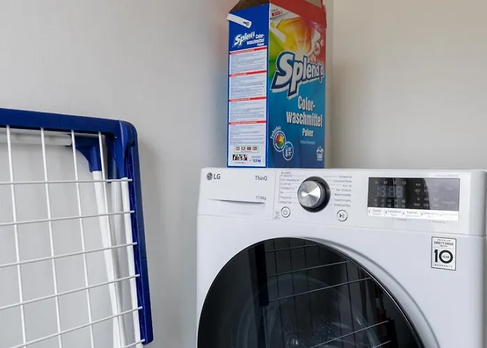 Apartmán 70m2 - 3 Bedrooms - Balcony - Near Uni - Netflix