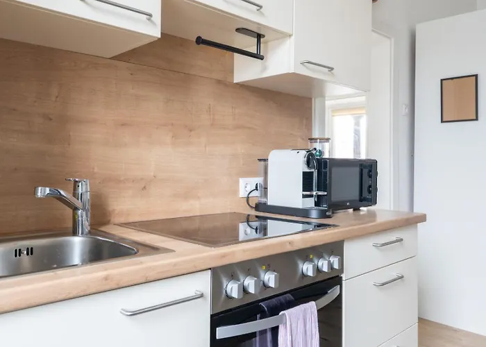 70m2 - 3 Bedrooms - Balcony - Near Uni - Netflix דירה