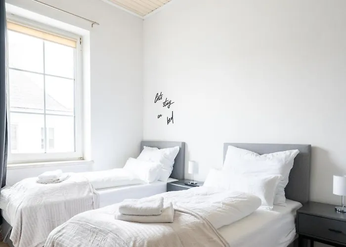 70m2 - 3 Bedrooms - Balcony - Near Uni - Netflix דירה לאובן